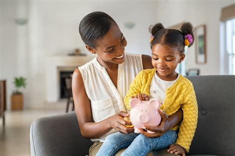 How to set good money examples for kids